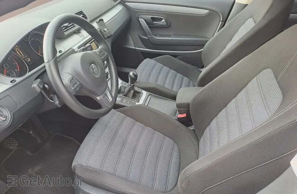 VOLKSWAGEN Passat CC 