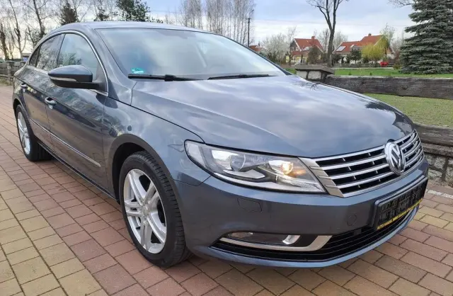 VOLKSWAGEN Passat CC 