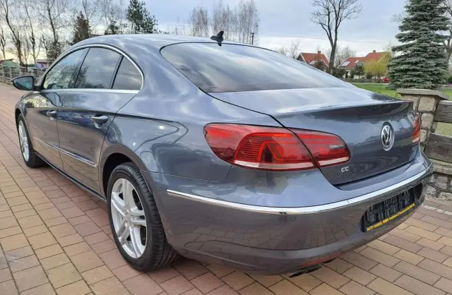 VOLKSWAGEN Passat CC 