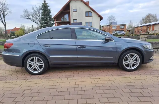 VOLKSWAGEN Passat CC 