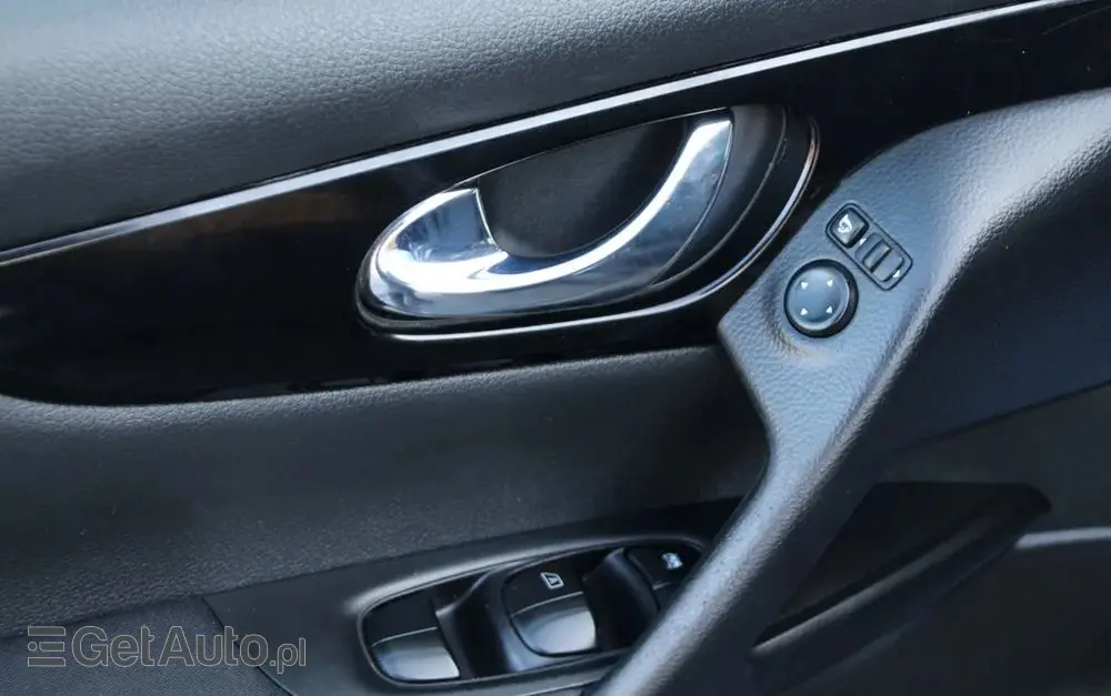 NISSAN Qashqai 1.6 DIG-T 360