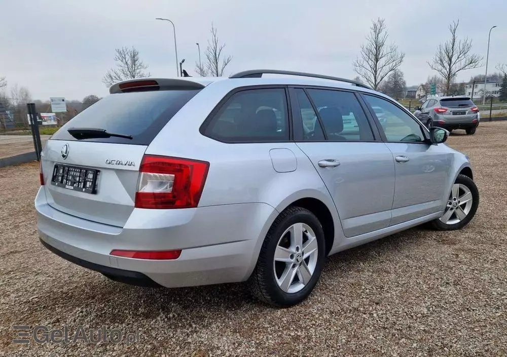 SKODA Octavia 1.6 TDI Edition DSG
