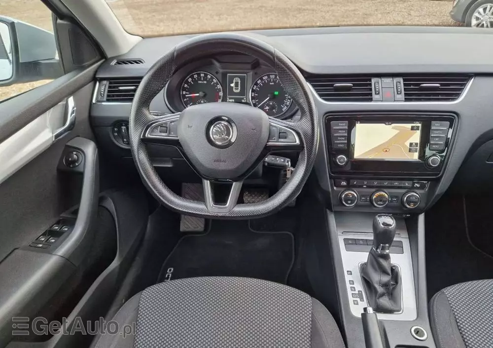 SKODA Octavia 1.6 TDI Edition DSG