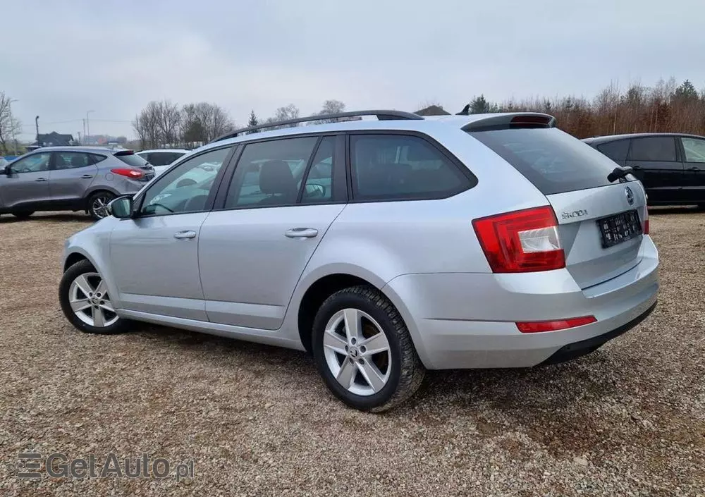 SKODA Octavia 1.6 TDI Edition DSG