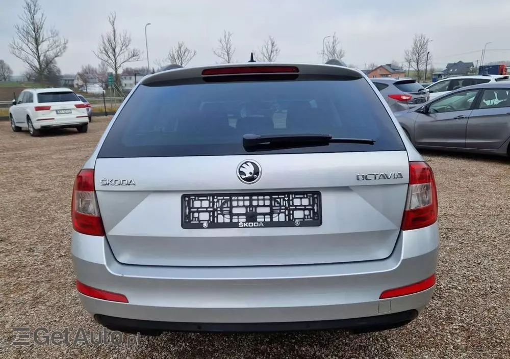 SKODA Octavia 1.6 TDI Edition DSG