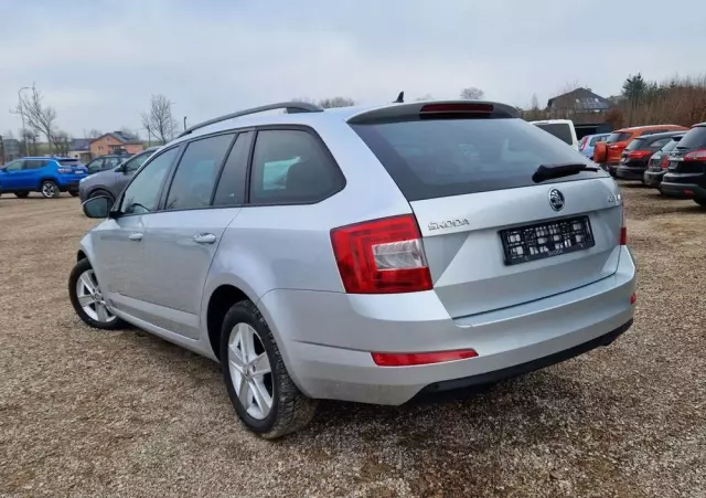 SKODA Octavia 1.6 TDI Edition DSG
