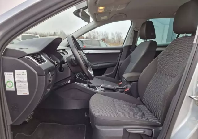 SKODA Octavia 1.6 TDI Edition DSG