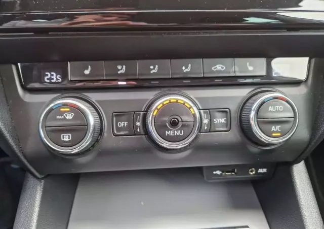 SKODA Octavia 1.6 TDI Edition DSG