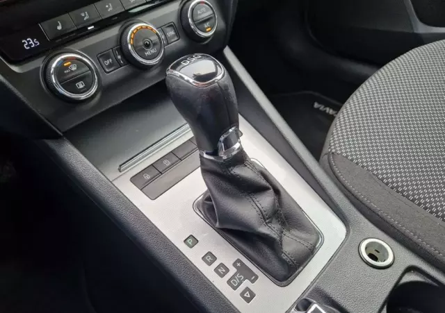 SKODA Octavia 1.6 TDI Edition DSG