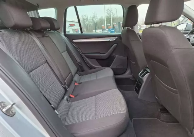 SKODA Octavia 1.6 TDI Edition DSG