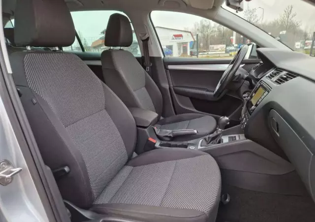 SKODA Octavia 1.6 TDI Edition DSG