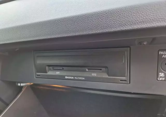 SKODA Octavia 1.6 TDI Edition DSG