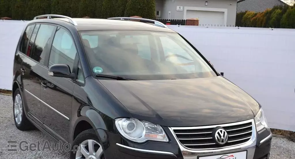 VOLKSWAGEN Touran 