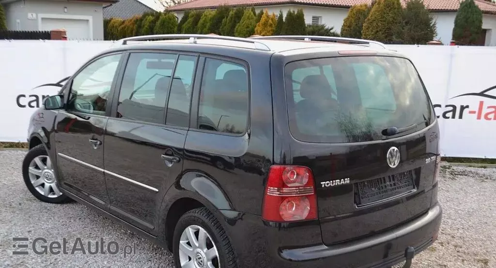 VOLKSWAGEN Touran 