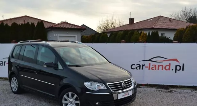 VOLKSWAGEN Touran 