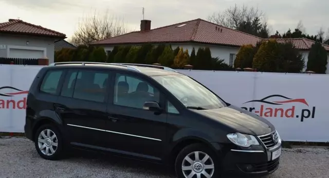 VOLKSWAGEN Touran 