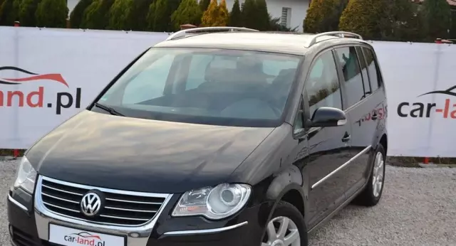 VOLKSWAGEN Touran 