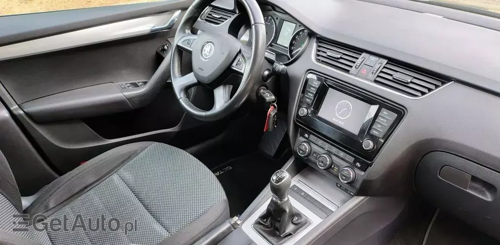SKODA Octavia 