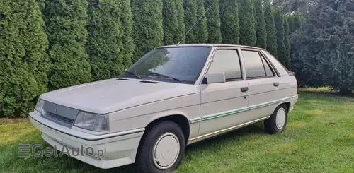 RENAULT R 11 
