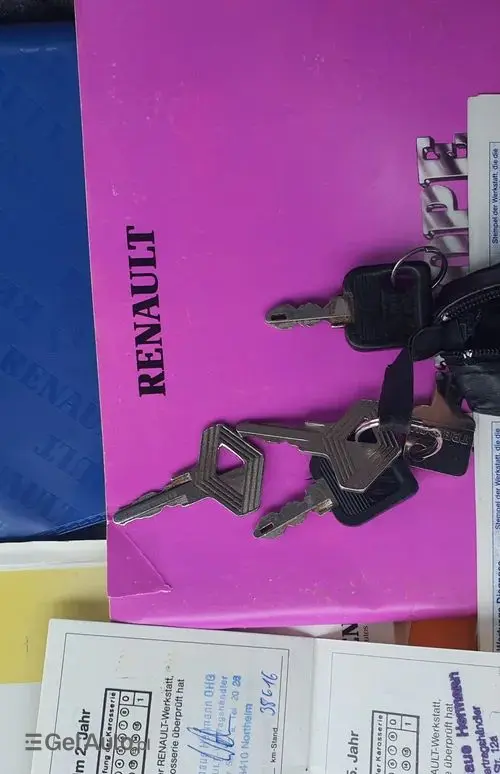 RENAULT R 11 