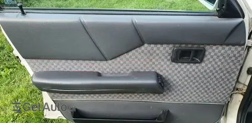 RENAULT R 11 