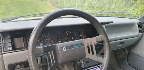 RENAULT R 11 