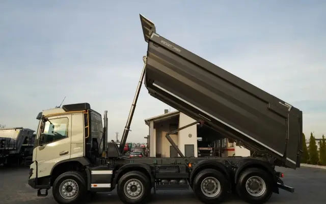 VOLVO FMX 460 / 8x4 / WYWROTKA TYLNOZSYPOWA / MEILLER KIPPER  / EURO 6 / 