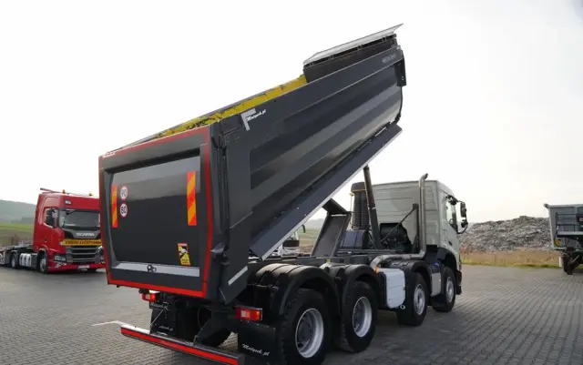 VOLVO FMX 460 / 8x4 / WYWROTKA TYLNOZSYPOWA / MEILLER KIPPER  / EURO 6 / 
