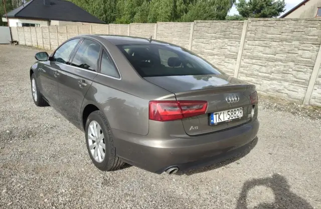 AUDI A6 