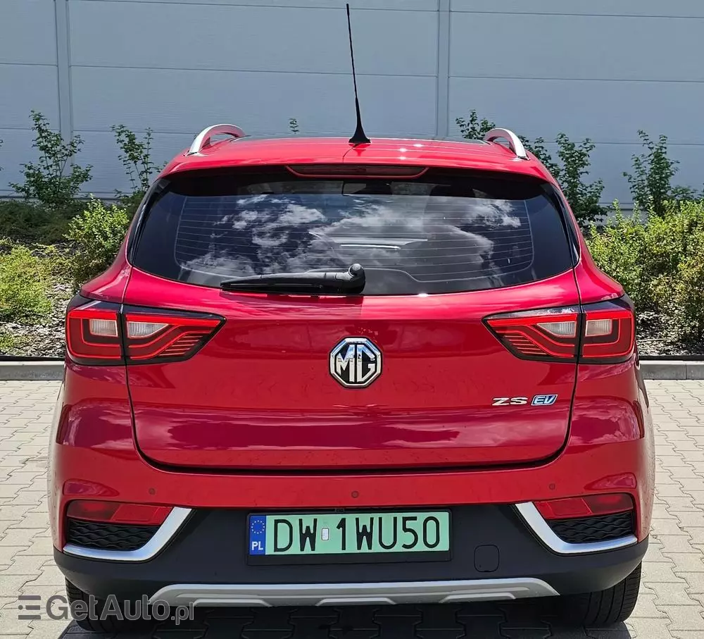 MG ZS 