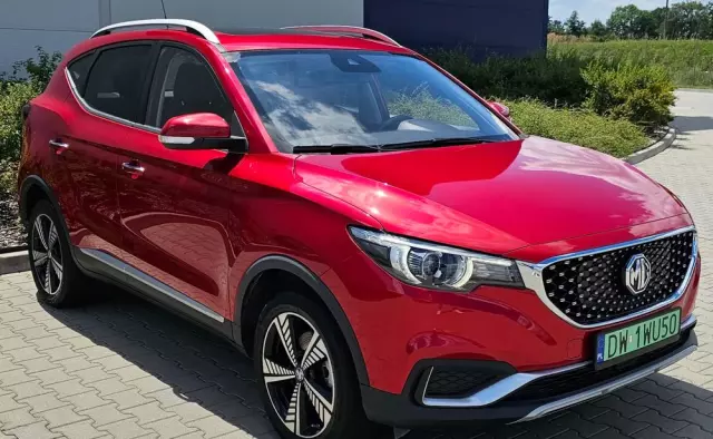 MG ZS 