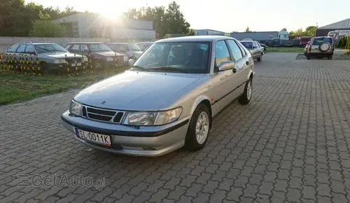 SAAB 900 
