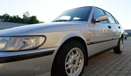 SAAB 900 