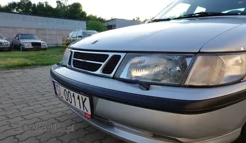 SAAB 900 