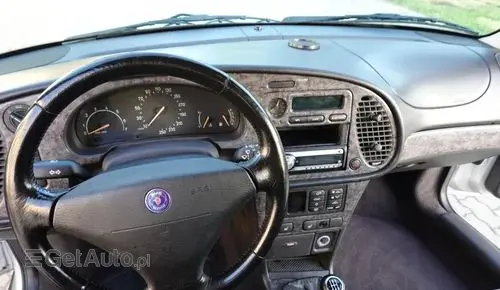 SAAB 900 