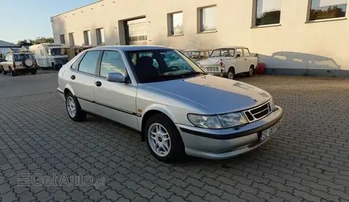 SAAB 900 