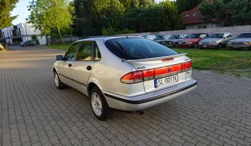 SAAB 900 