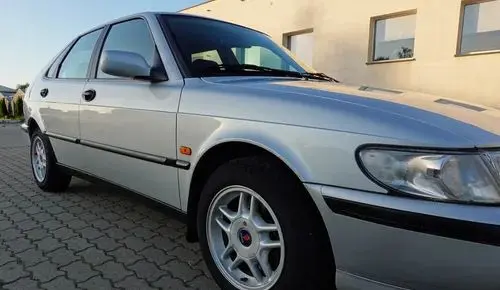 SAAB 900 