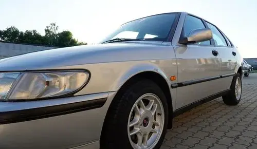 SAAB 900 