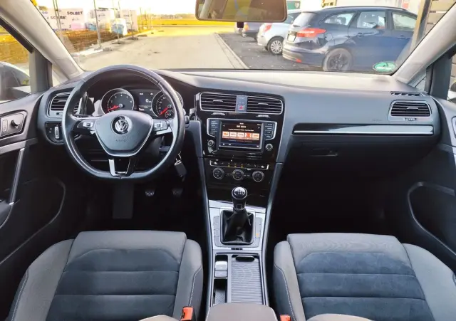 VOLKSWAGEN Golf 1.4 TSI BlueMotion Technology Highline