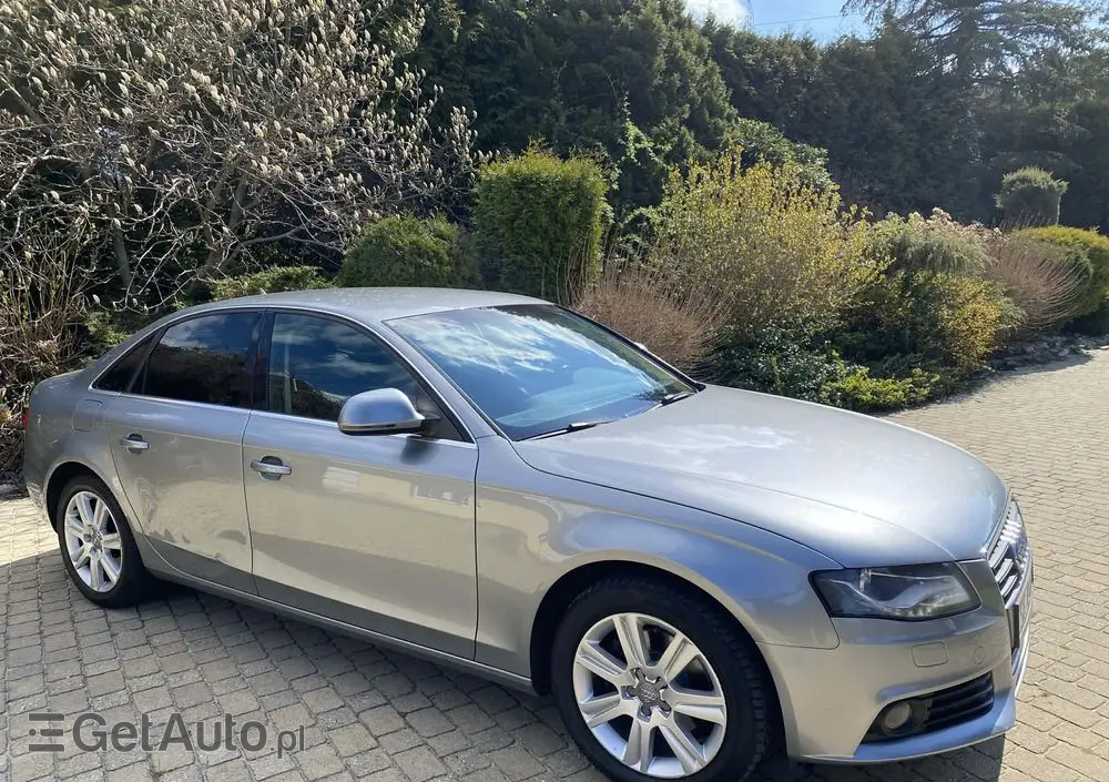AUDI A4 Limousine 