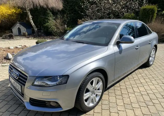 AUDI A4 Limousine 