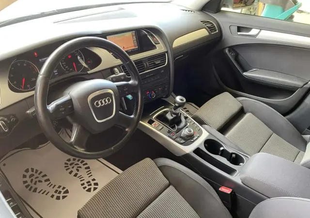 AUDI A4 Limousine 