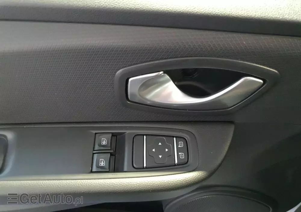 RENAULT Clio 0.9 TCe Life