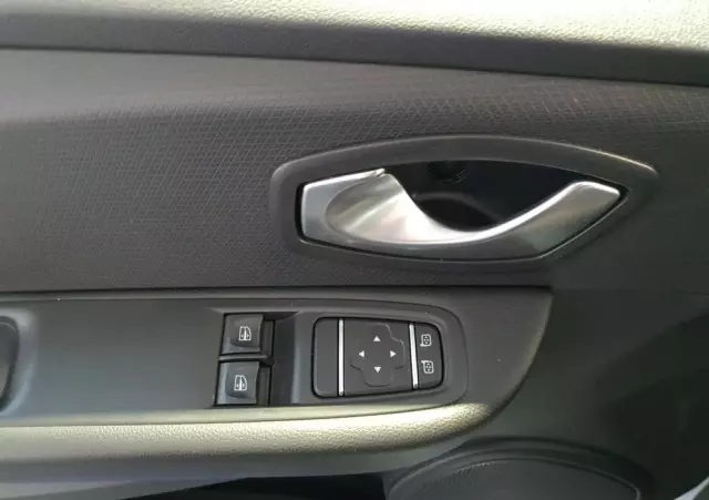 RENAULT Clio 0.9 TCe Life