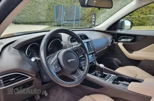 JAGUAR F-Pace 