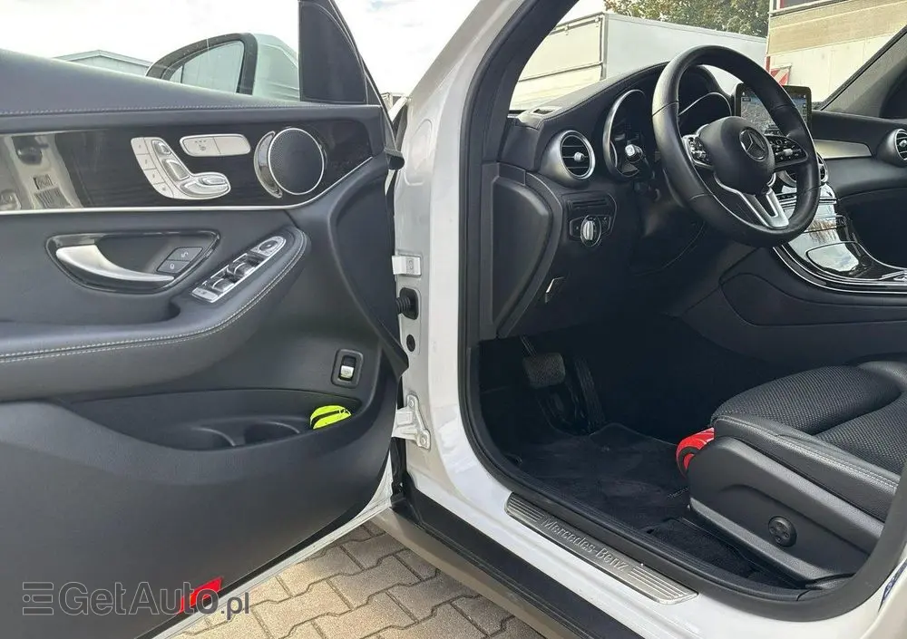 MERCEDES-BENZ GLC 300 d 4-Matic