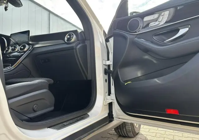 MERCEDES-BENZ GLC 300 d 4-Matic