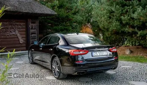 MASERATI Quattroporte 