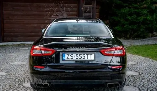 MASERATI Quattroporte 